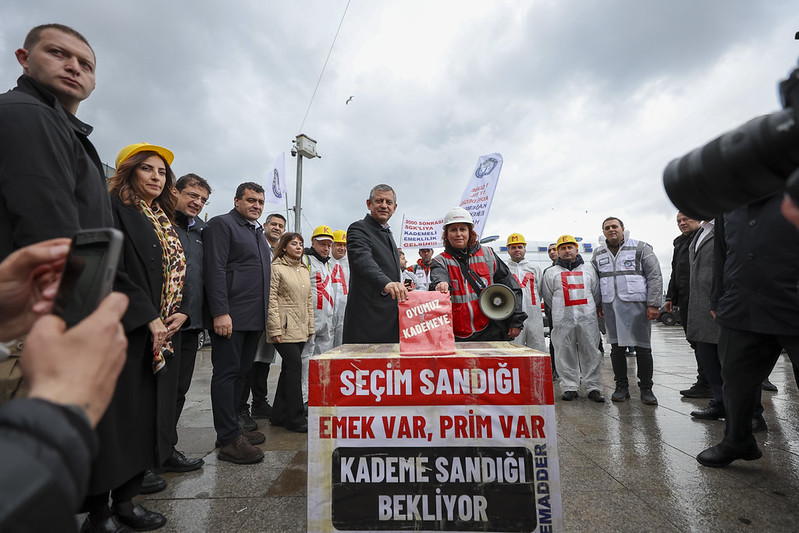 Özgür ÖZEL, bugün KARABÜK'te, KARABÜKLÜLERLE... 107. Miting Saat: 14.00'te!