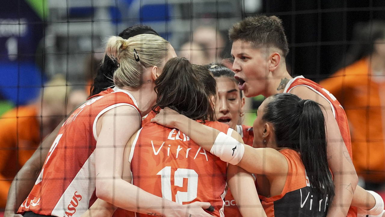 Eczacıbaşı Dynavit'i yenen VakıfBank 7. kez Avrupa Şampiyonu 