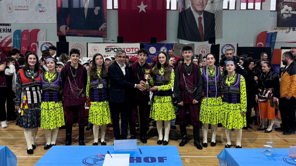 Büyükşehir Halk Oyunları Ekibi Bölge Birincisi Oldu