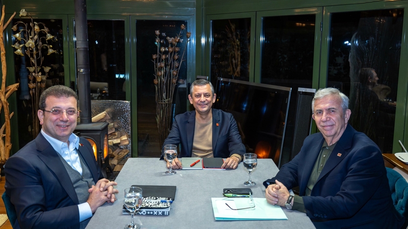 Özgür Özel, Ekrem İmamoğlu ve Mansur Yavaş'tan Ortak Mesaj: “Türkiye'ye Hep Birlikte Umut Olacağız”