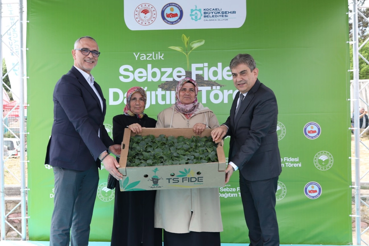 Gebze’de Çiftçilere 500 Bin Sebze Fidesi Desteği