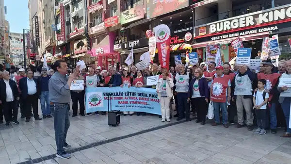 Emekliler Türkiye genelinde meydanlarda: 'SADAKA DEĞİL HAKKIMIZI İSTİYORUZ'