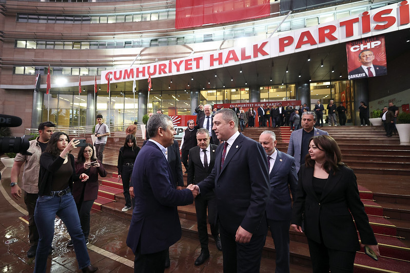 CHP Lideri Özgür Özel'e, TBB ve Başkanı Erinç Sağkan ve Heyeti'nden 'dayanışma' ziyareti!