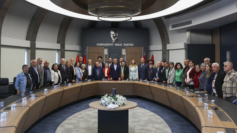 CHP Genel Başkanı Özgür Özelİ, dün Yurttaş Birlikteliği Platformu ziyaret ett.