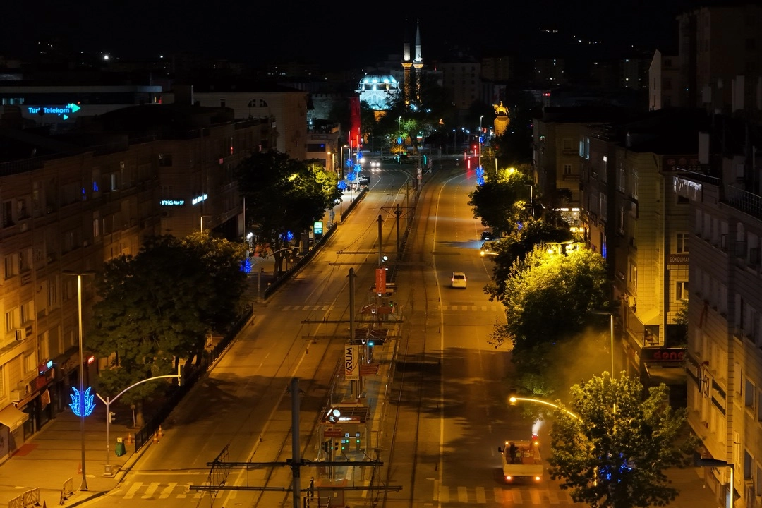 Kayseri’de Gece Saatlerinde İlaçlama Seferberliği