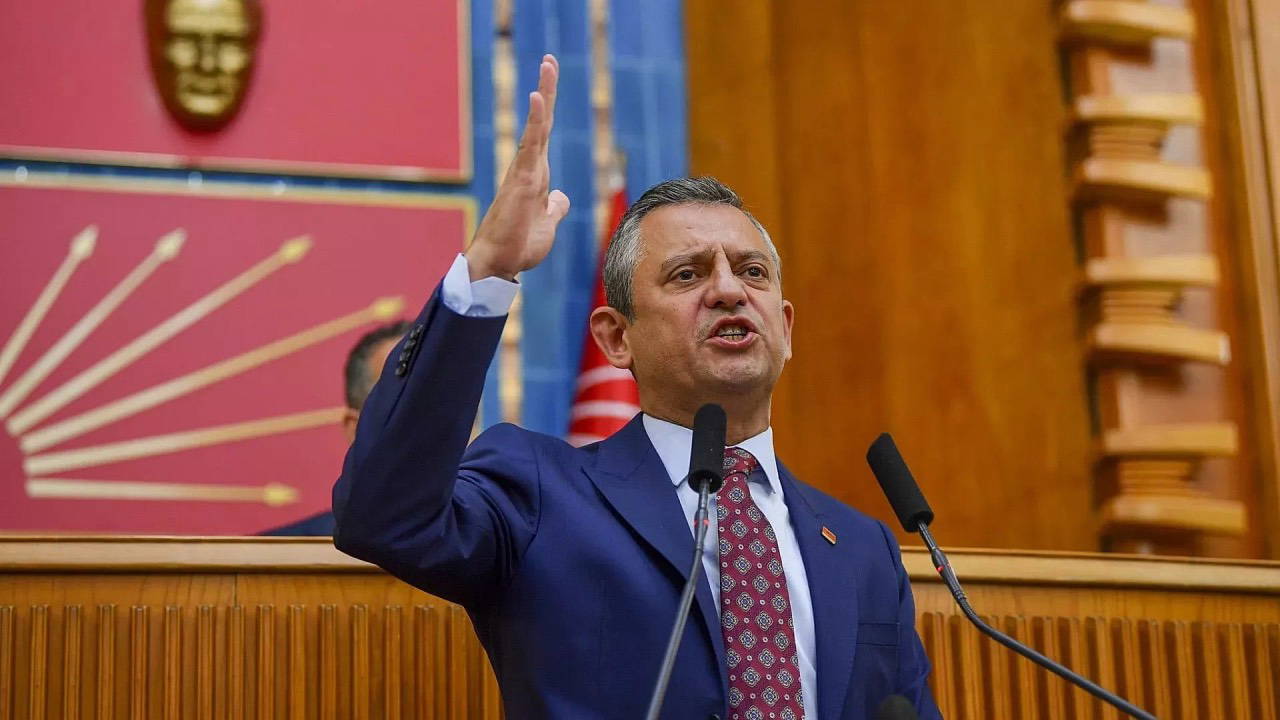 Özgür ÖZEL, Engelli Koşusu'nun birini daha aştı: CHP'nin TBMM Grup toplantısında konuşacak!