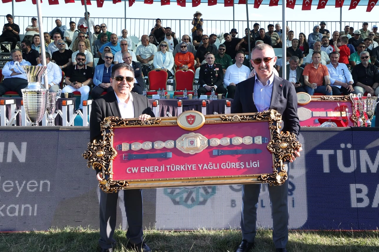 Kocaeli’de başpehlivanlık unvanı Feyzullah Aktürk’e gitti