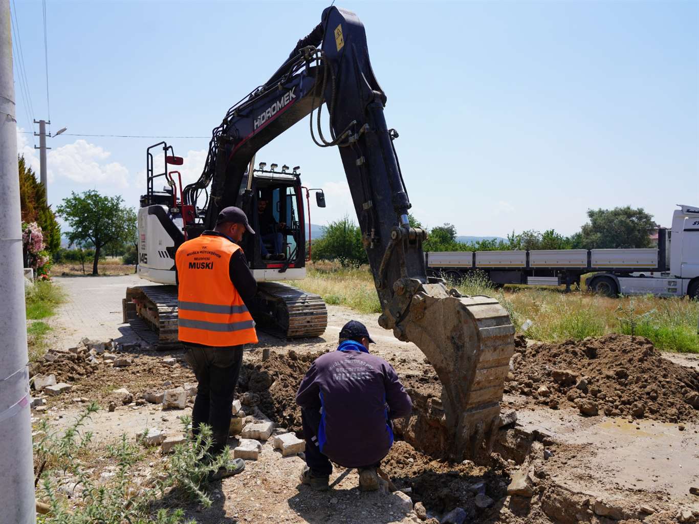 MUSKİ’den Yatağan Yeni Mahalle’de kanalizasyon altyapı çalışması