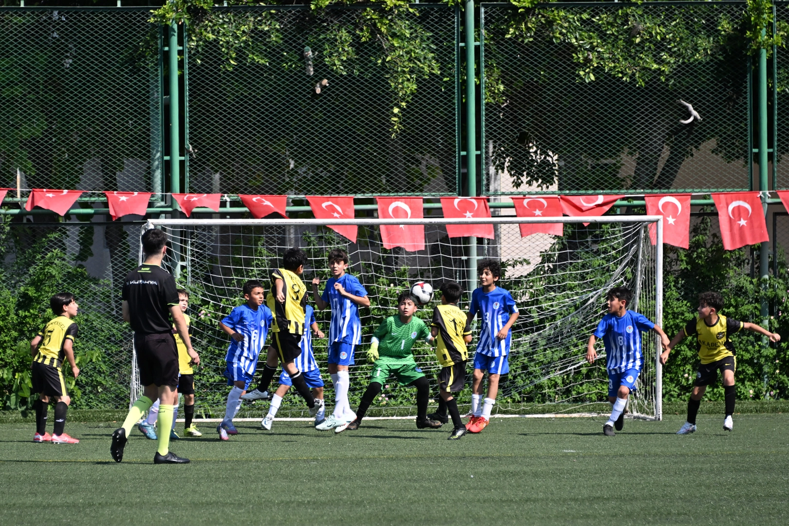 Mersin’de Futbol Şenliği: 3 Bin Genç Sporcu Sahada!