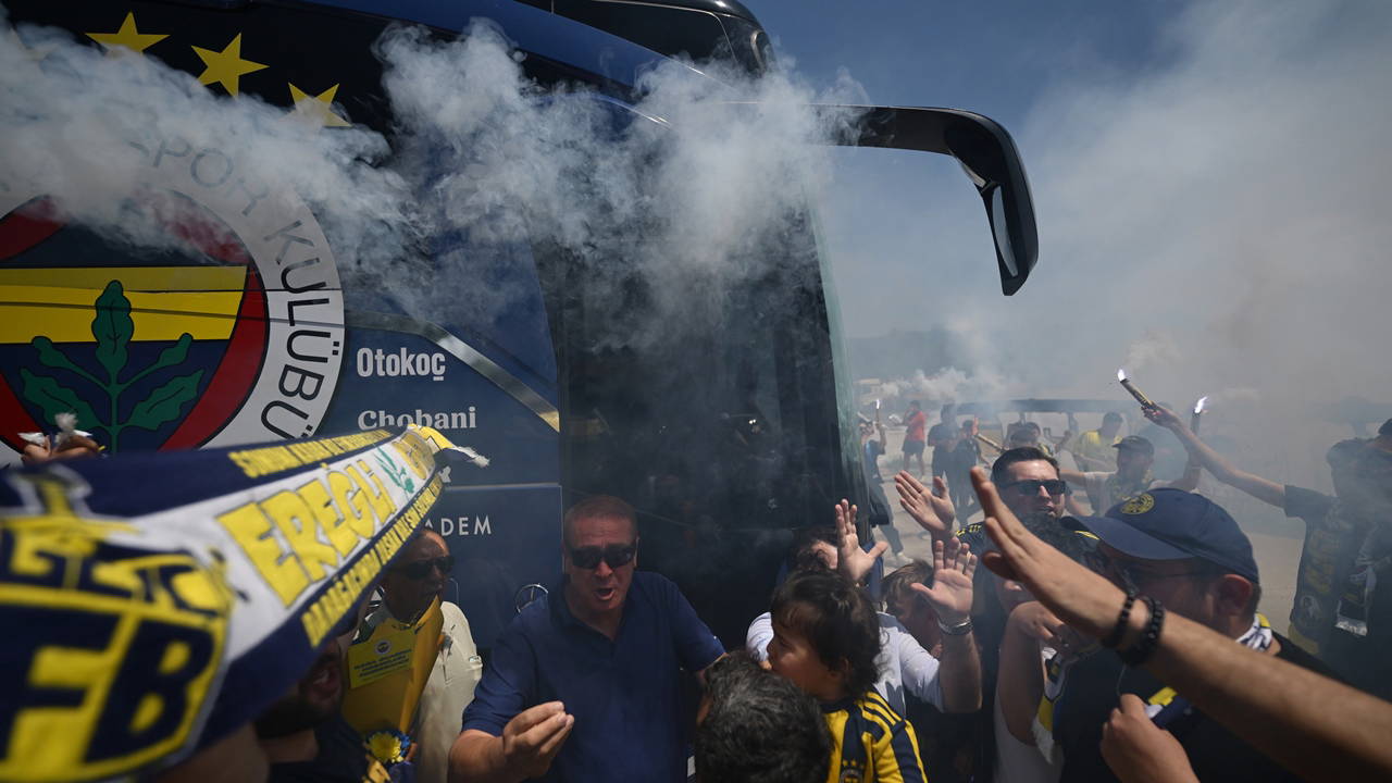 Fenerbahçe'ye, Düzce'de coşkulu karşılama! 