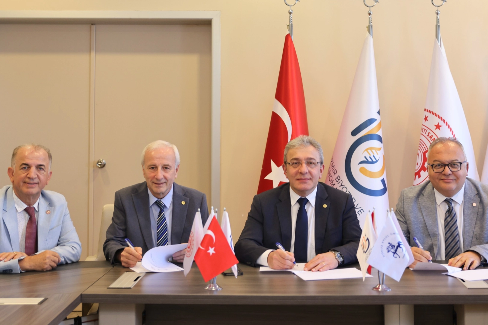 DEÜ’den Bilim ve Teknolojide Yeni İş Birliği Hamlesi