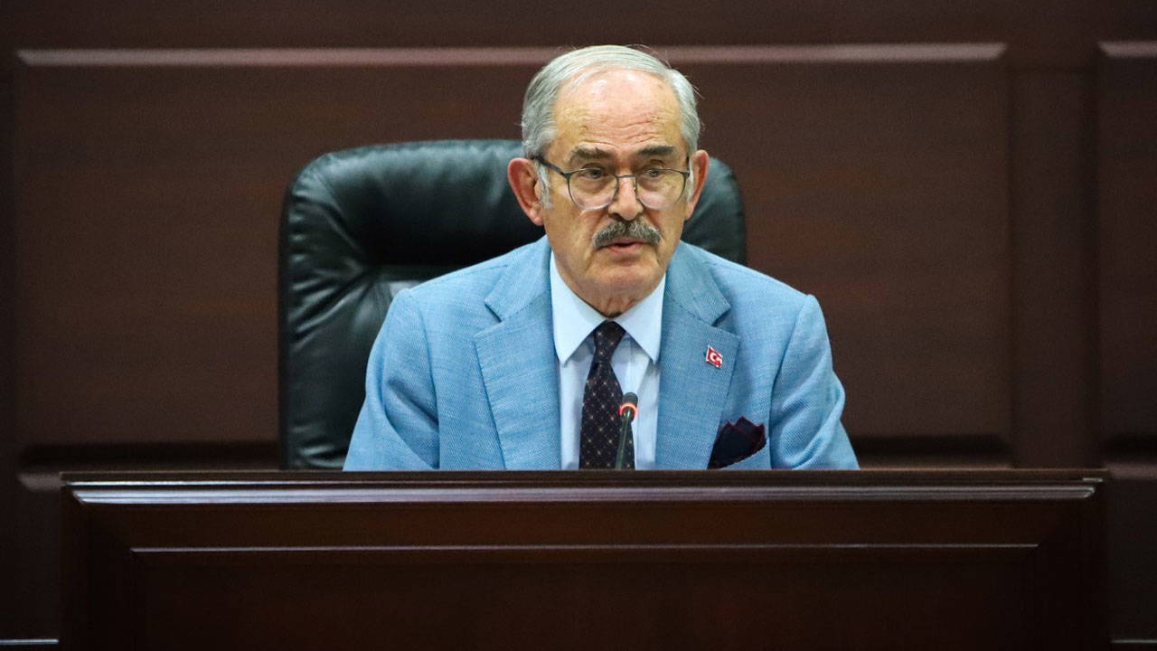 Yılmaz Büyükerşen CHP’den istifa etti!