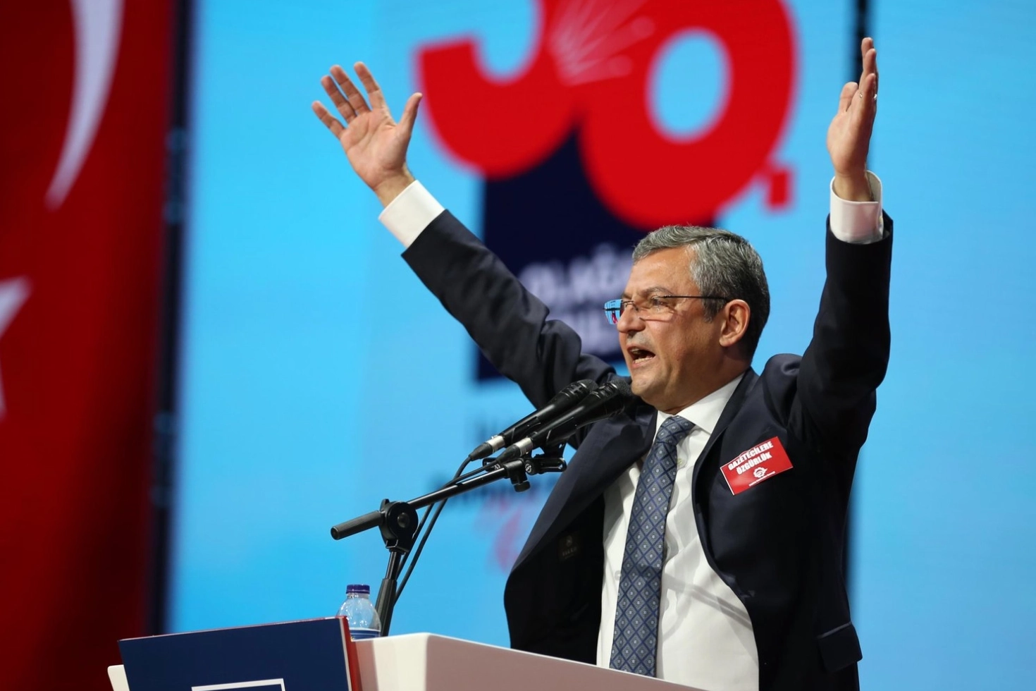 Özgür Özel’den Yeni Parti Hamlesi: 91 Vekille YENİ Parti’ye Katıldı!