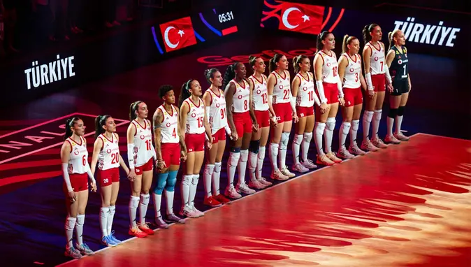 İlk iki set oynadı: Çin 0-2 Türkiye!  