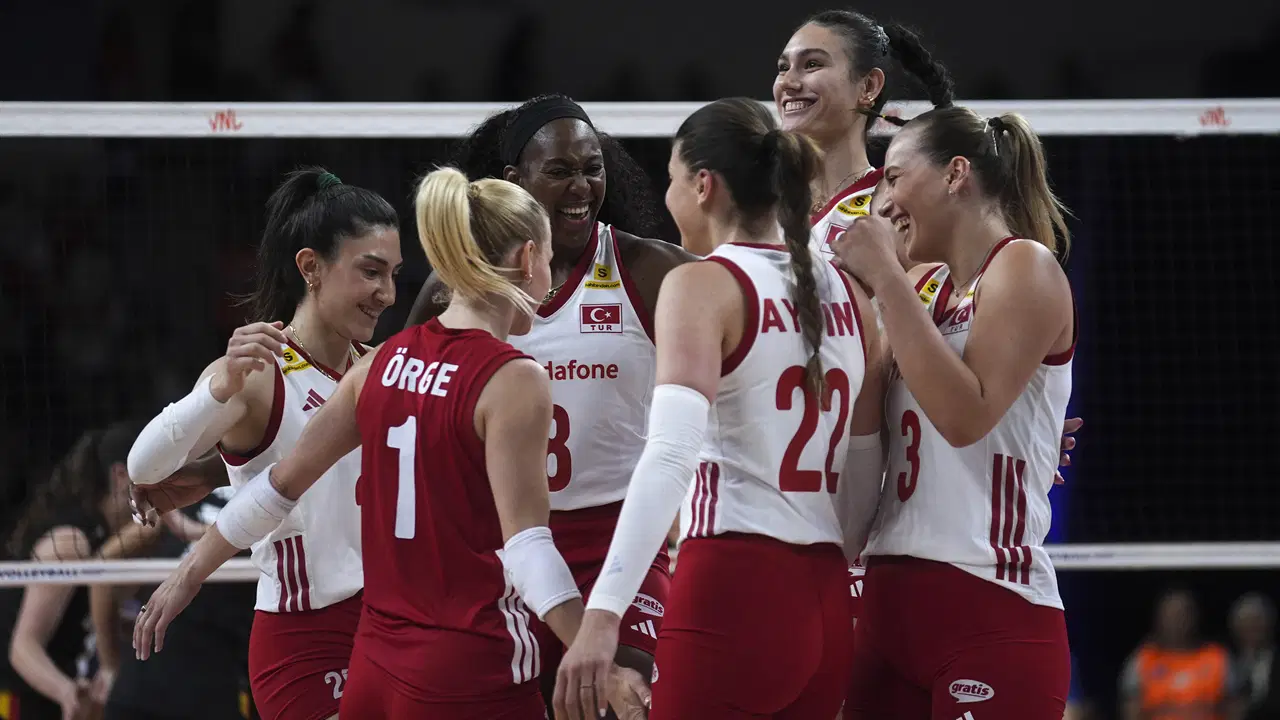 Üçüncü set bitti: Brezilya 1-2 Türkiye 