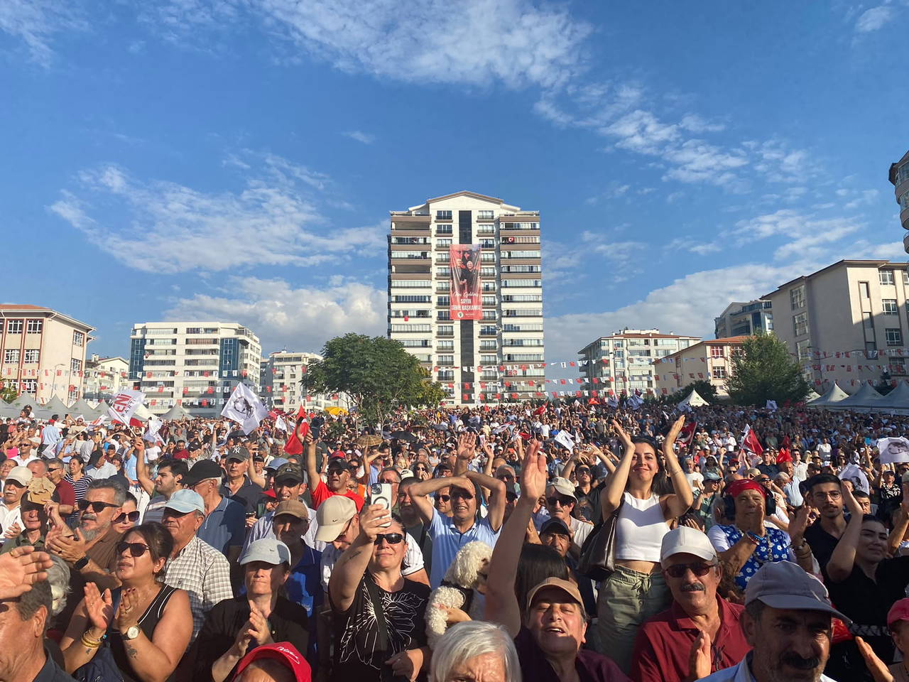 Ankara Mamak'’ta konuşan YENİ Parti lideri ÖZEL: ‘DÖNEN DÖNSÜN BEN DÖNMEZEM YOLUMDAN’