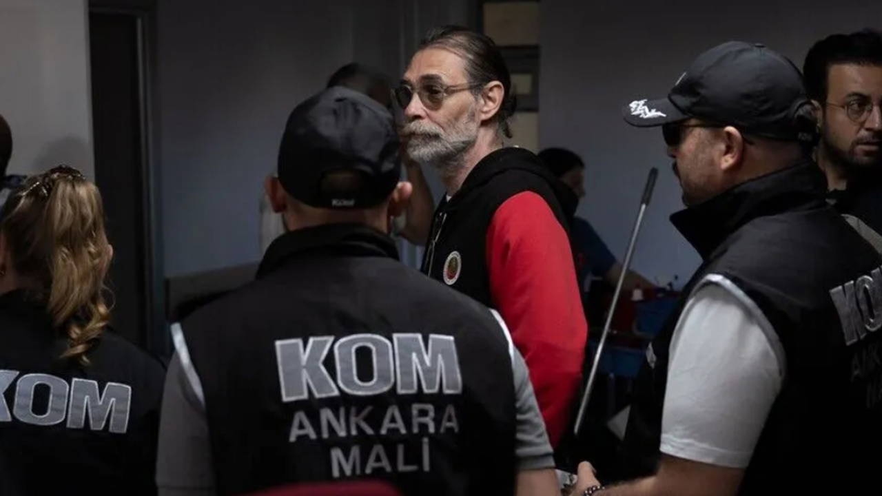 Erdal Beşikçioğlu görevinden uzaklaştırıldı!
