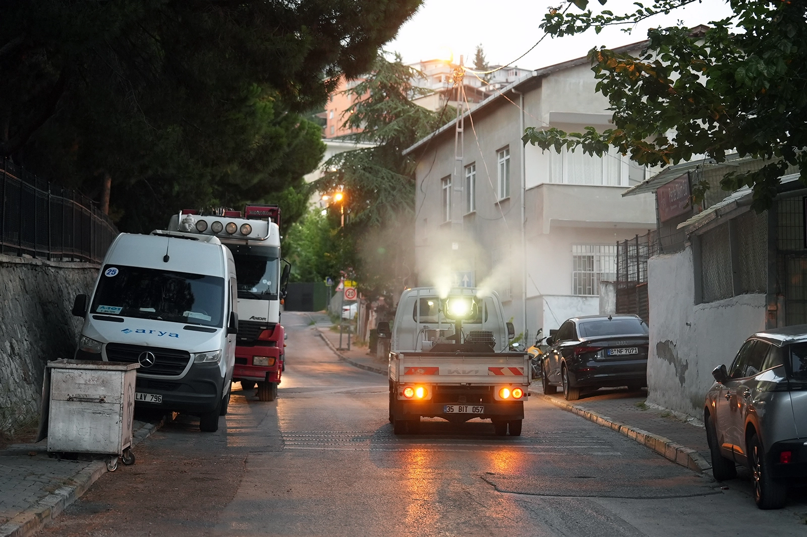 Maltepe’de Yaz Boyu Kesintisiz İlaçlama Seferberliği