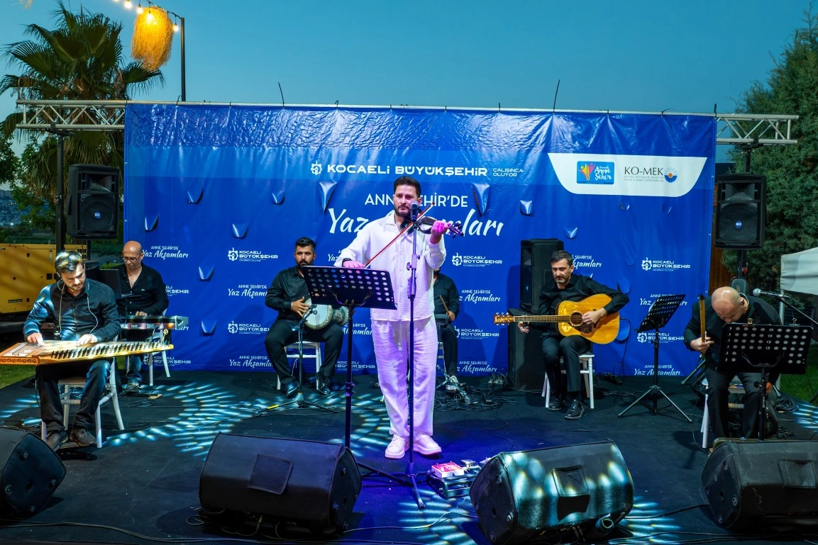 Arabesk Rüzgarı Kocaeli’nde Esti