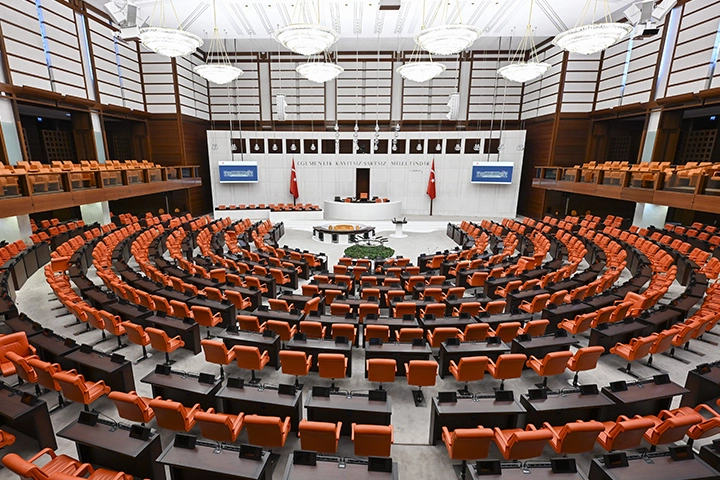 TBMM Tatile Girdi: Meclis 1 Ekim'de Yeniden Toplanacak!