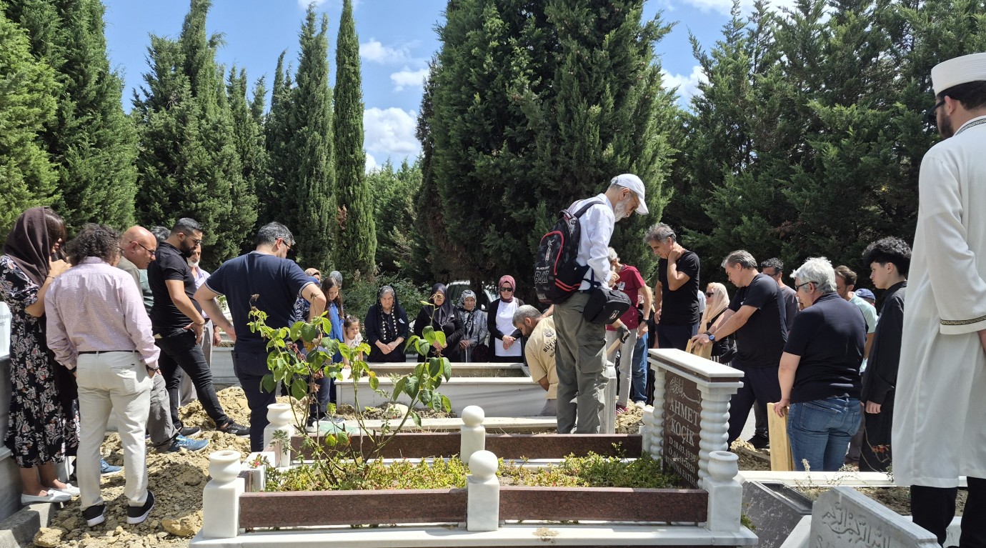 Seydahmet Soylu, taputunda ATATÜRK fotoğraflı örtü ile sonsuzluğa uğurlandı!