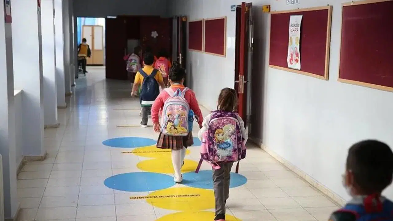 Milyonlarca öğrenci, öğretmen ve veliyi ilgilendiriyor: MEB'den okullarda yeni dönem!