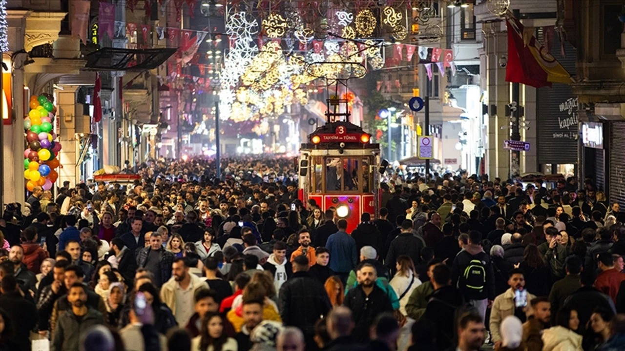 Türkiye'nin güncel nüfusu belli oldu, son 6 ayda artış çok fazla!
