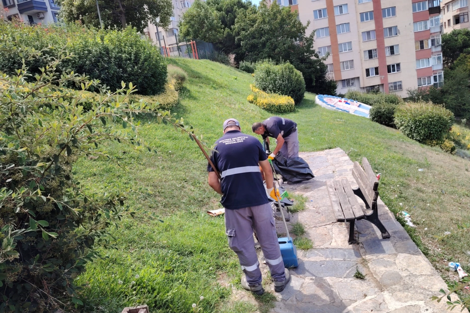 Maltepe’de Temizlik Çalışmaları Altıntepe’de Devam Ediyor
