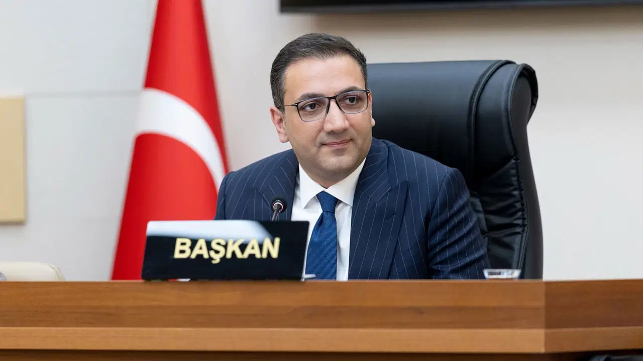 Balçova Belediye Başkanı Onur Yiğit, görevine iade edildi!