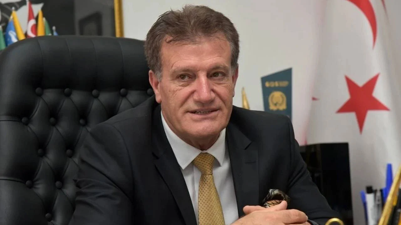 Girne'deki gemi kazasının ardından KKTC Ulaştırma Bakanı Arıklı görevden alındı!