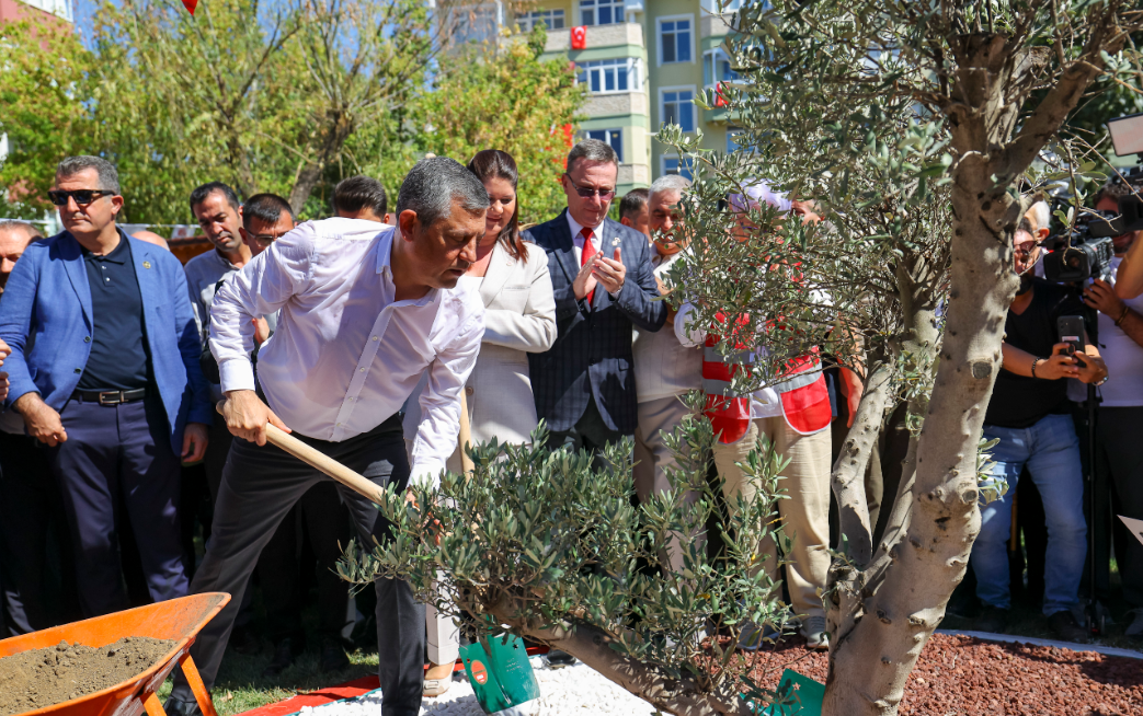 Özgür ÖZEL, EDİRNE'de köprü ve otoyollar için: 'SENEYE HEPSİNİ  DEVLETLEŞTİRECEĞİZ'