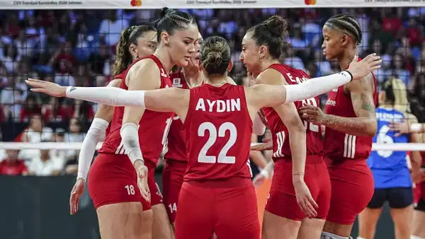 Finale doğru, iki set sonucu: Türkiye 2-0 Sırbistan