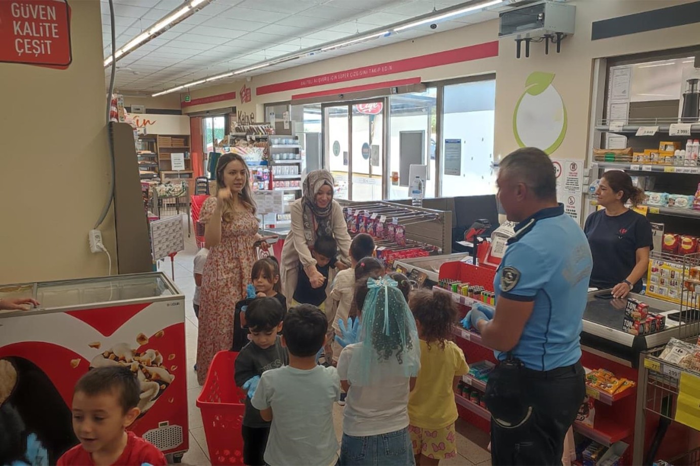 Balıkesir’de Minik Zabıtalardan Örnek Denetim