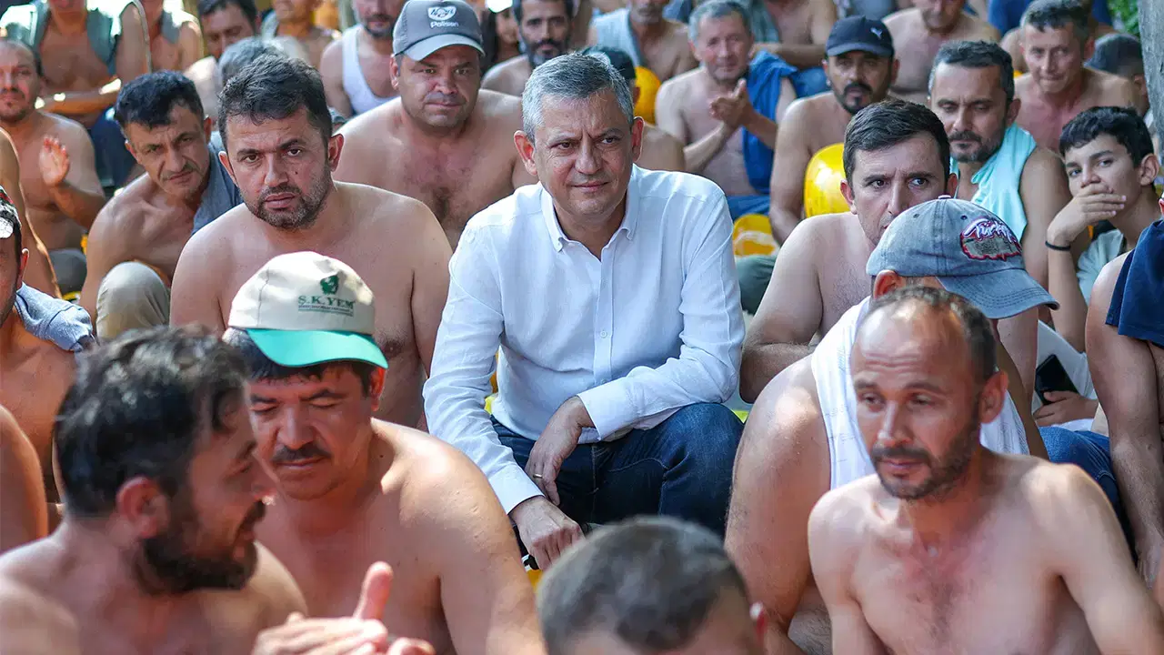 YENİ Parti harekete geçti... CUMARTESİ GÜNÜ ÜSKÜDAR'DA MİTİNG YAPACAK!