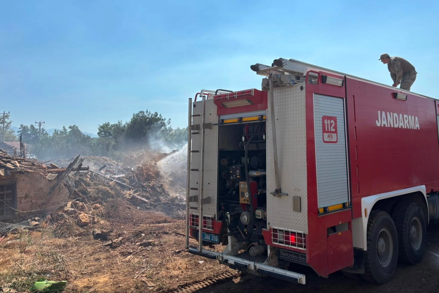 Antalya’da Orman Yangınlarına Jandarmadan Etkin Müdahale