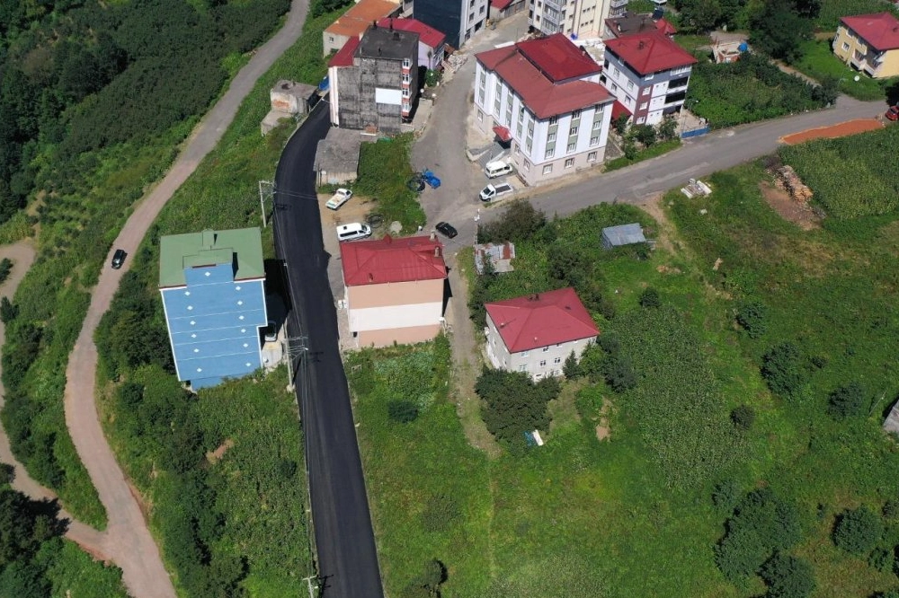 Ordu İlküvez’de 1 Kilometrelik Yola Sıcak Asfalt
