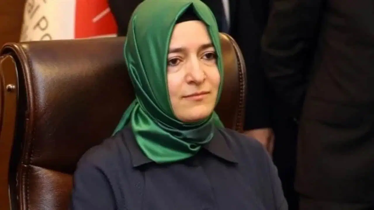 Yeni Akit'ten, eski bakanın fon yatırımı iddiasına: ‘Ya açıklama yap ya istifa et’ 