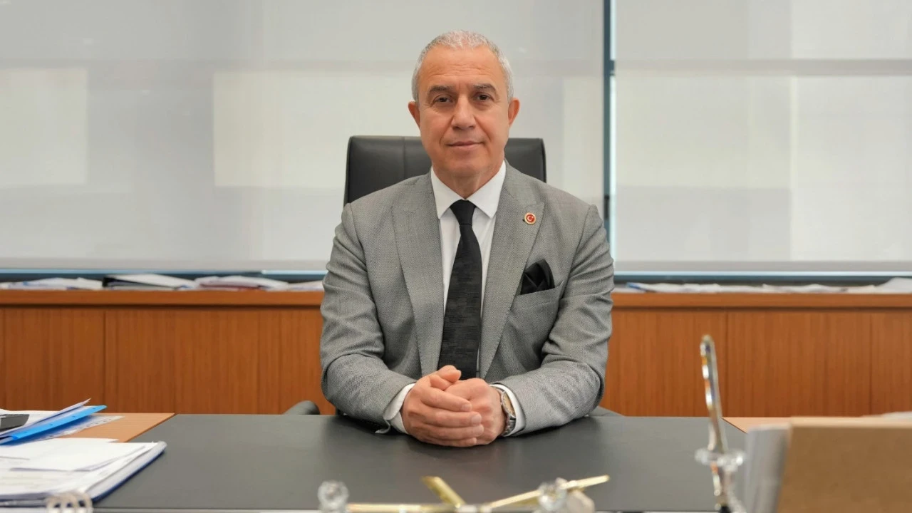 Alanya Belediye Başkanı Osman Tarık Özçelik de CHP'den istifa etti!