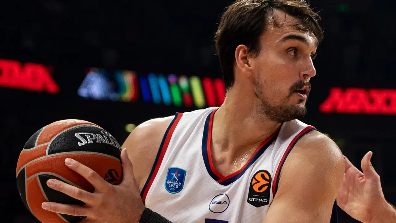 Anadolu Efes, Kızılyıldız'a deplasmanında yenildi!