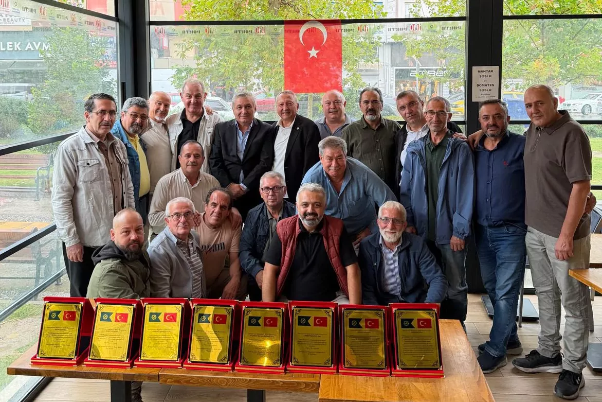Asker Arkadaşları 8. Kez Aynı Buluşmada Bir Araya Geldi