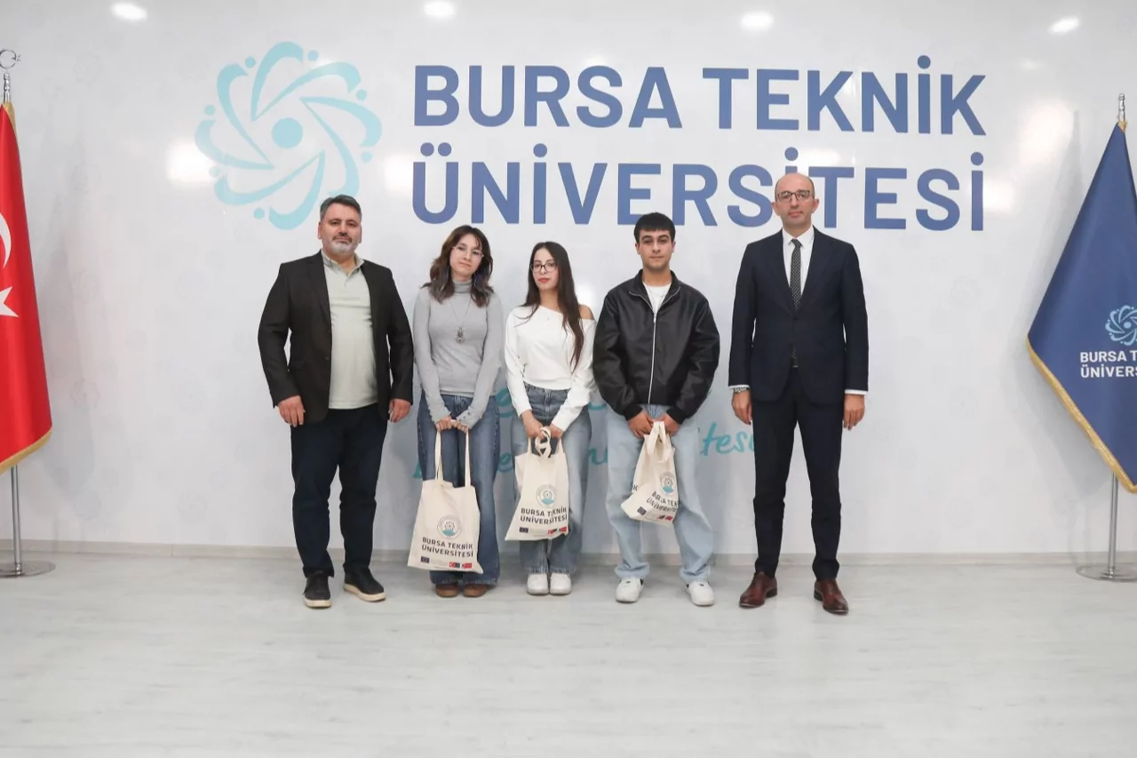 BTÜ’de Lise Öğrencilerine Kampüs Deneyimi: “Üniversiteni Yaşa” Projesi Başladı