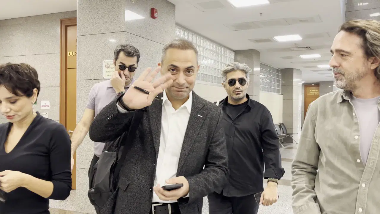 Cumhuriyet gazetesi yazarı Murat Ağırel adliyede...