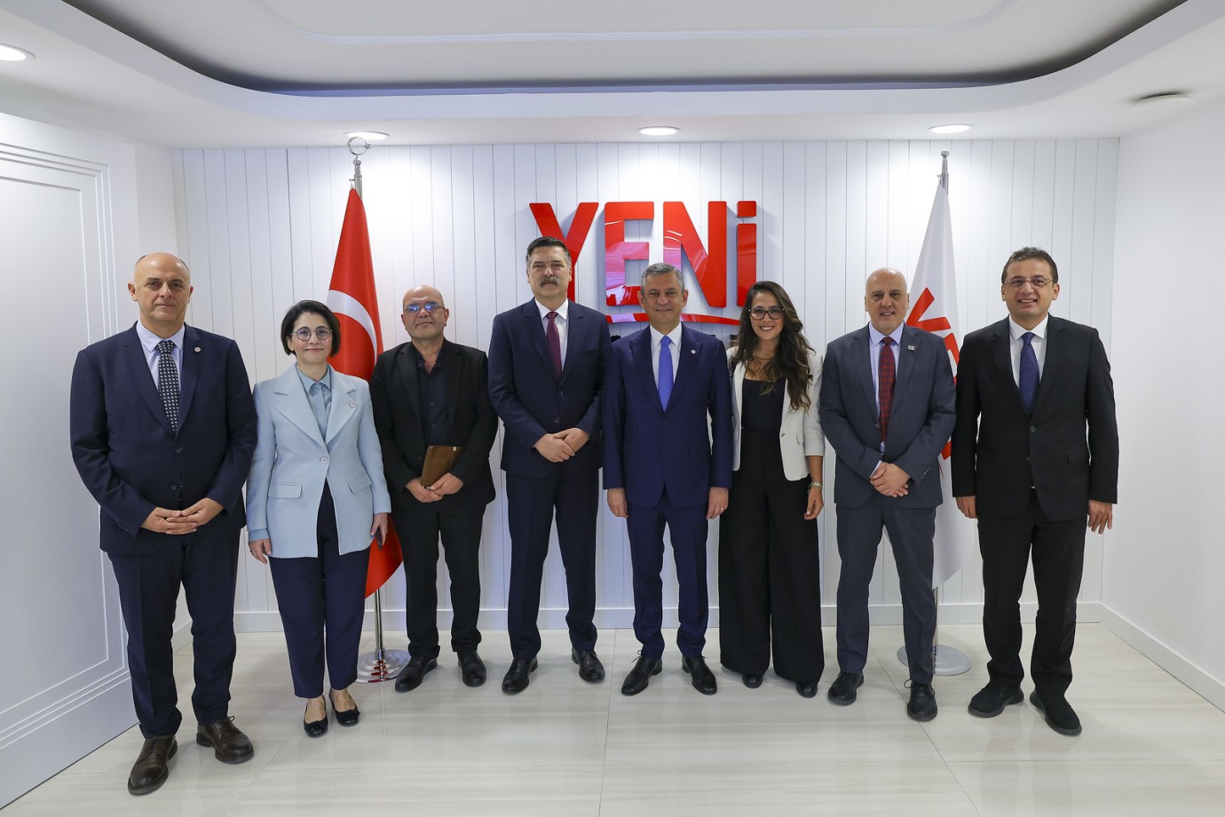 TİP Lideri Erkan BAŞ ile görüşen YENİ Parti Lideri Özgür ÖZEL: “ERDOĞAN İÇİN BİR ÜÇÜNCÜ ŞIK YOK”
