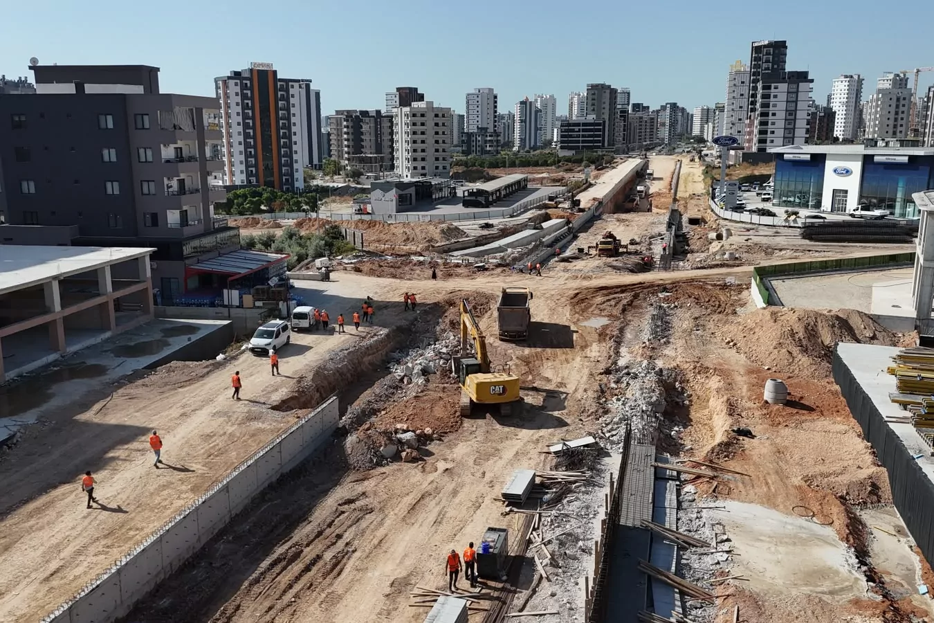 Mersin’de Vatan Caddesi Kavşağı İçin Çalışmalar Kesintisiz Sürüyor