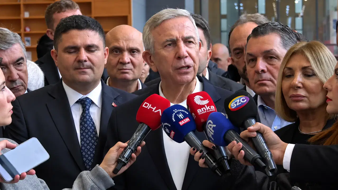 Mansur Yavaş'tan 'parti değiştiren başkanlara' sert sözler: 'Bunun hesabını sandıkta verecekler'