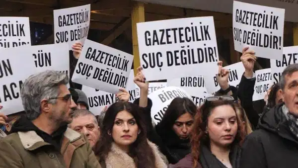 Gazeteciler baskılara ve sansüre karşı yarın sokağa çıkıyor… Özel, İzmir'deki yürüyüşte!
