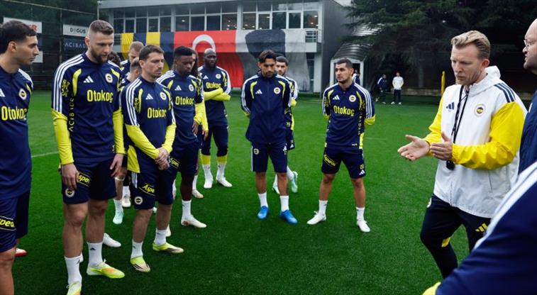 Süper Lig’de bugün 3 karşılaşma var: Fenerbahçe - Göztepe maçı bugün!