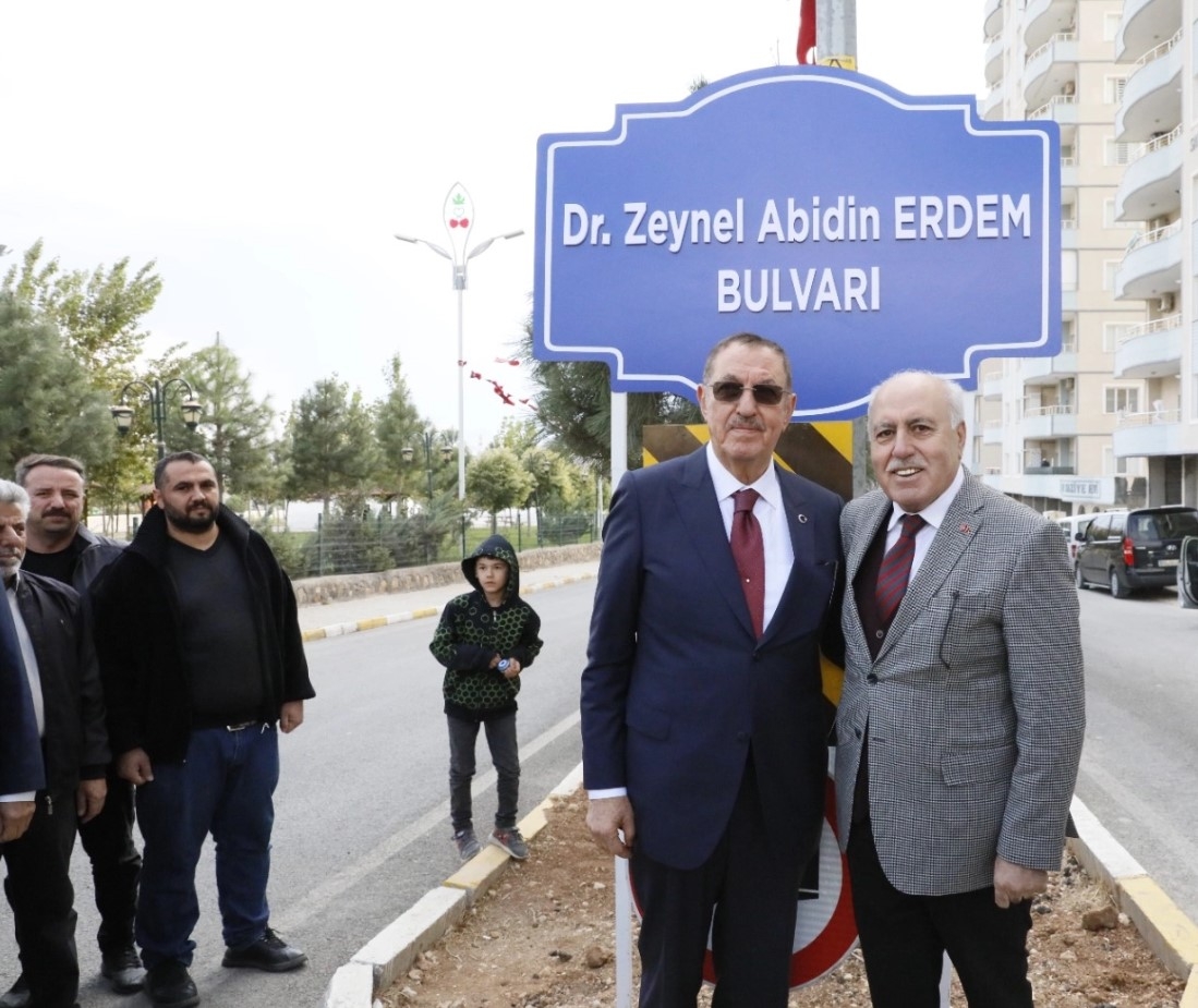 İş İnsanı Zeynel Abidin Erdem'den Yeşilli İlçesine Okul Müjdesi