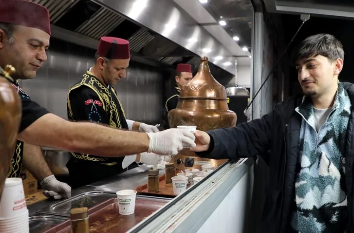 Karatay'da Şeb-i Arus'a özel sahlep ikramı