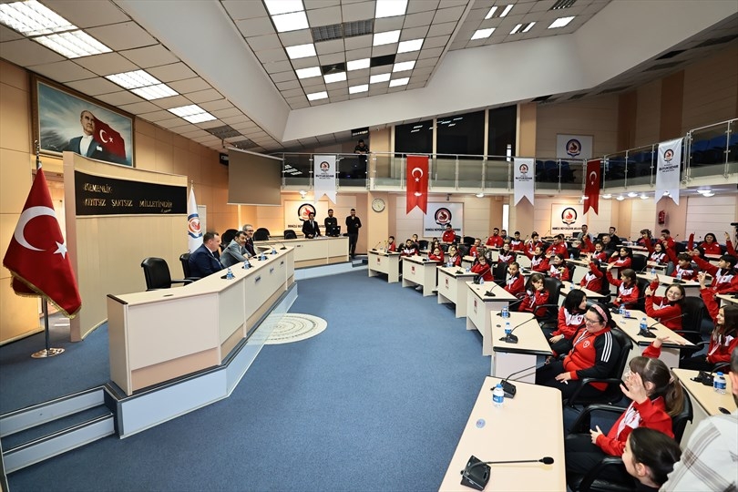 Başkan Çavuşoğlu, Madalya Kazanan Sporcularla Buluştu